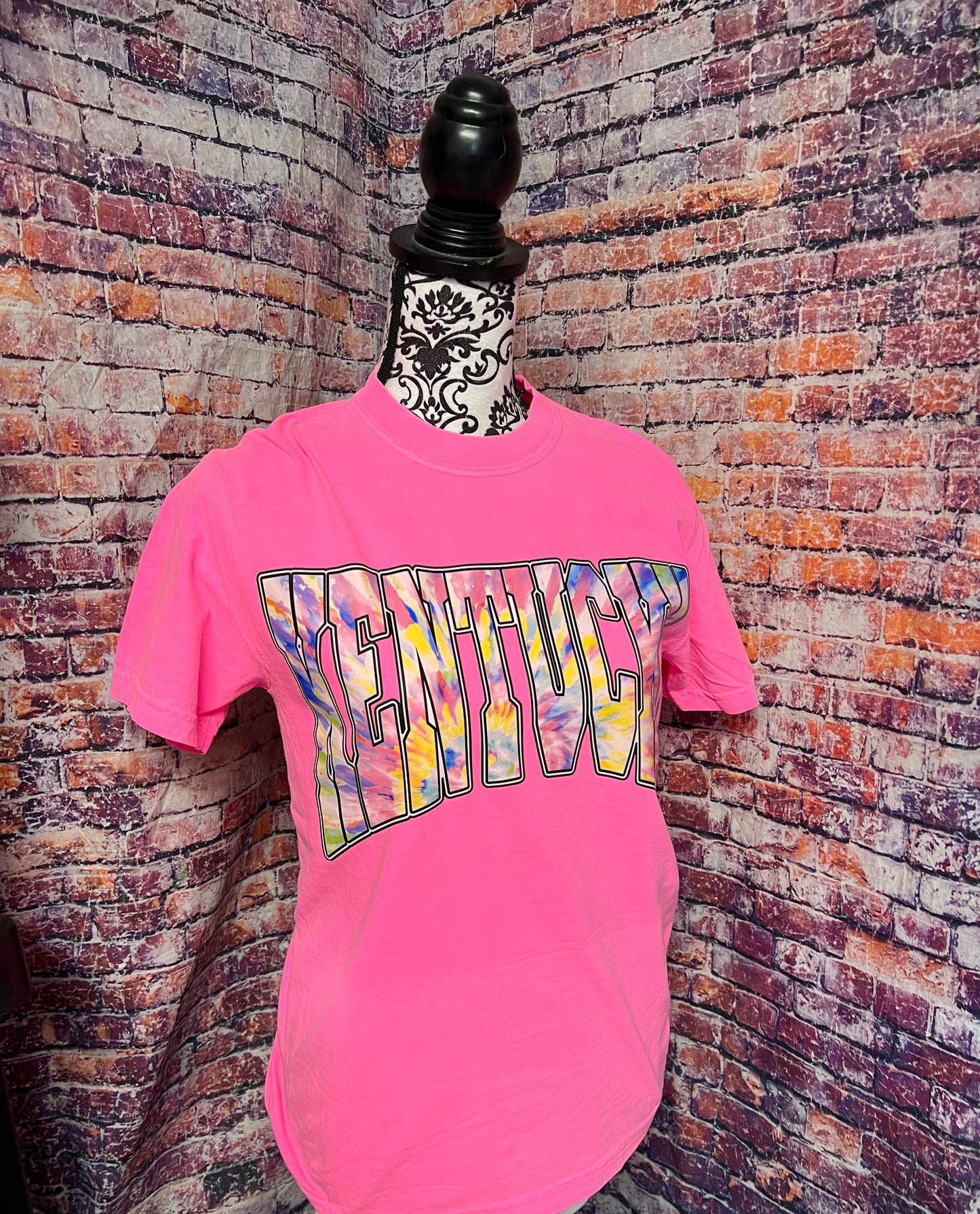 NEON PINK COMFORT COLORS WITH TYE DYE PRINT